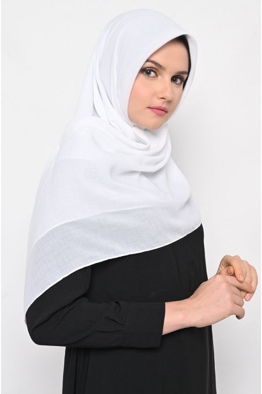 Hijab Segi 4 Voal Gucci White